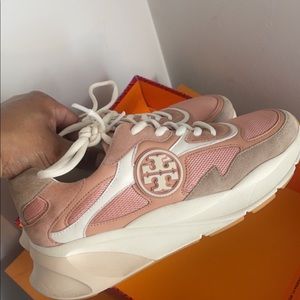 Only wore twice Tory Burch size 8/12 great condition 😍